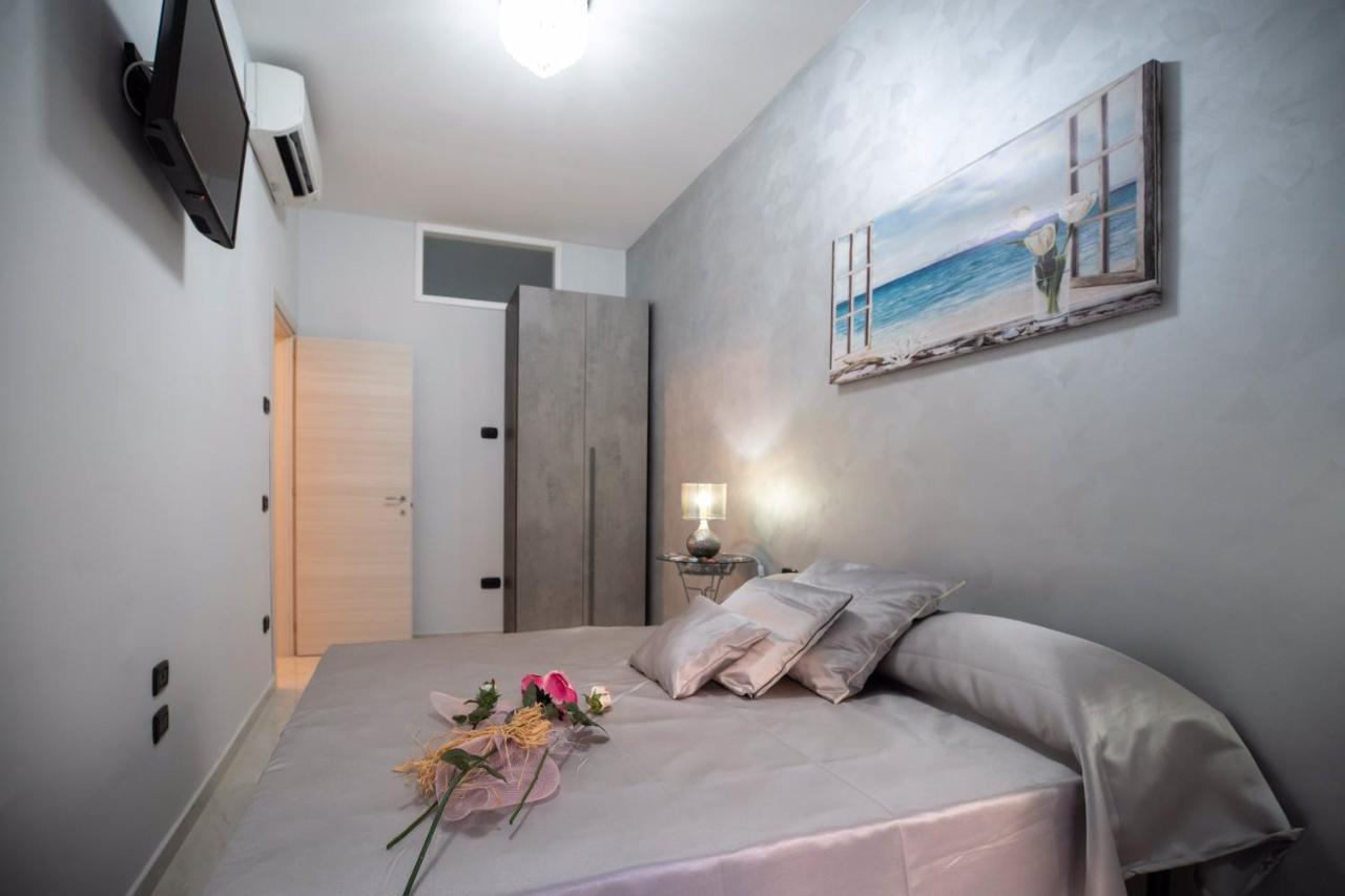Apartamento New In! Syrenuse At Santa Lucia Nápoles Exterior foto