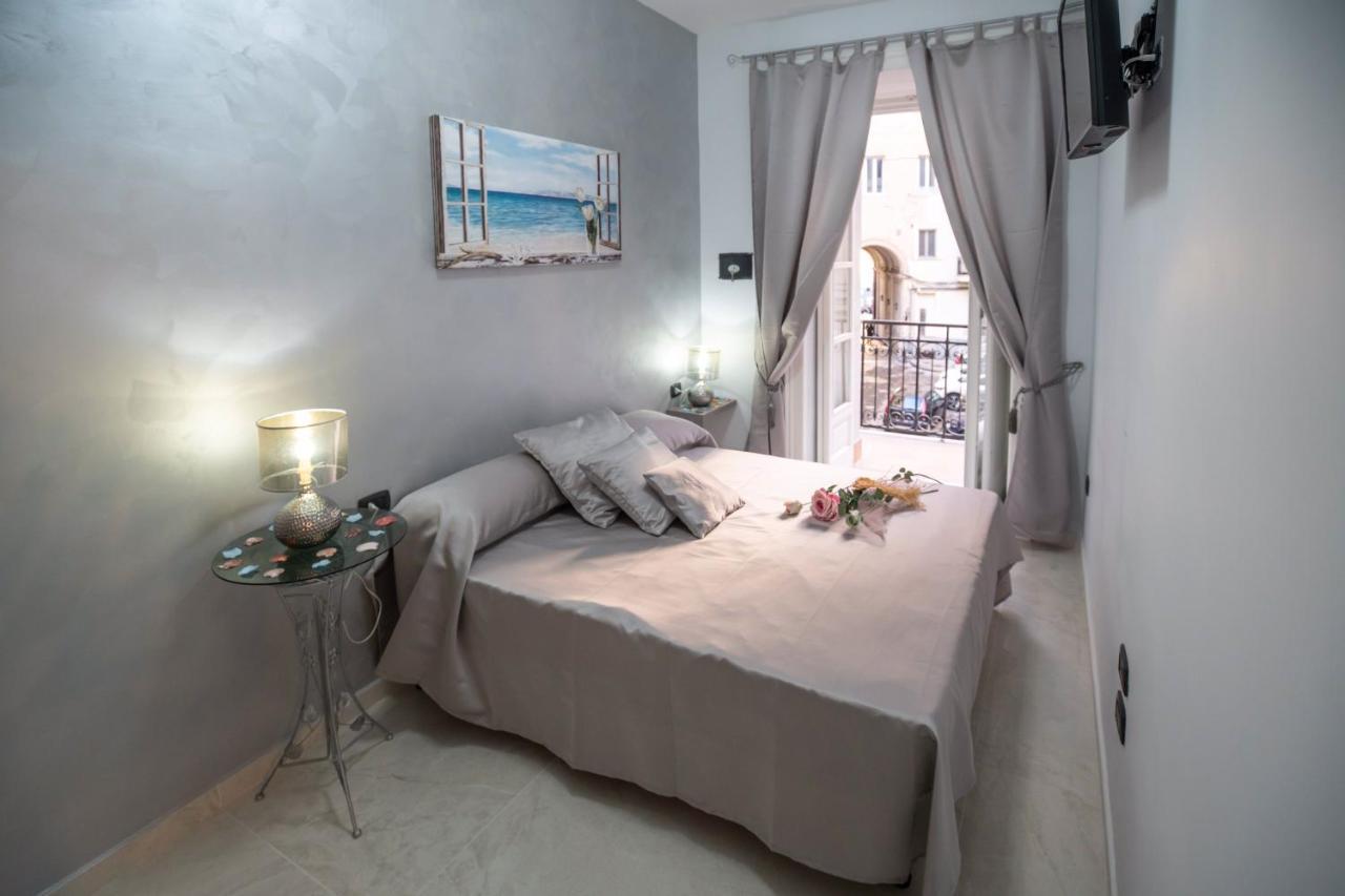 Apartamento New In! Syrenuse At Santa Lucia Nápoles Exterior foto